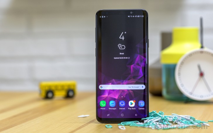Samsung Galaxy S10 might have under Display speaker, showcases at SID 2018