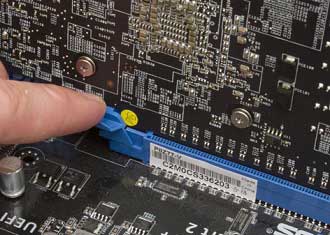 Unlock the PCI-e slot