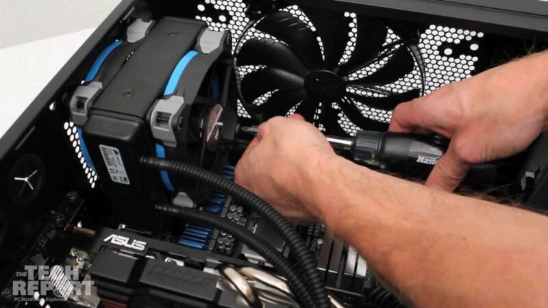 How to Use Anti static wrist strap while building pc