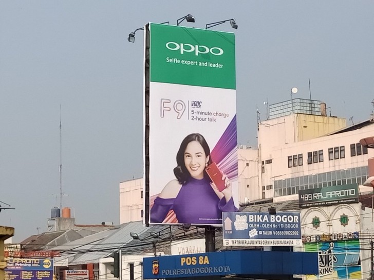 Oppo F9 official poster and hands on image surface ahead of launch event 3