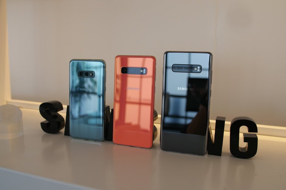 Samsung Galaxy S10 and Galaxy S10+ now official