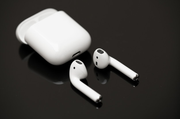 Top Benefits of Using AirPods on Your iPhone