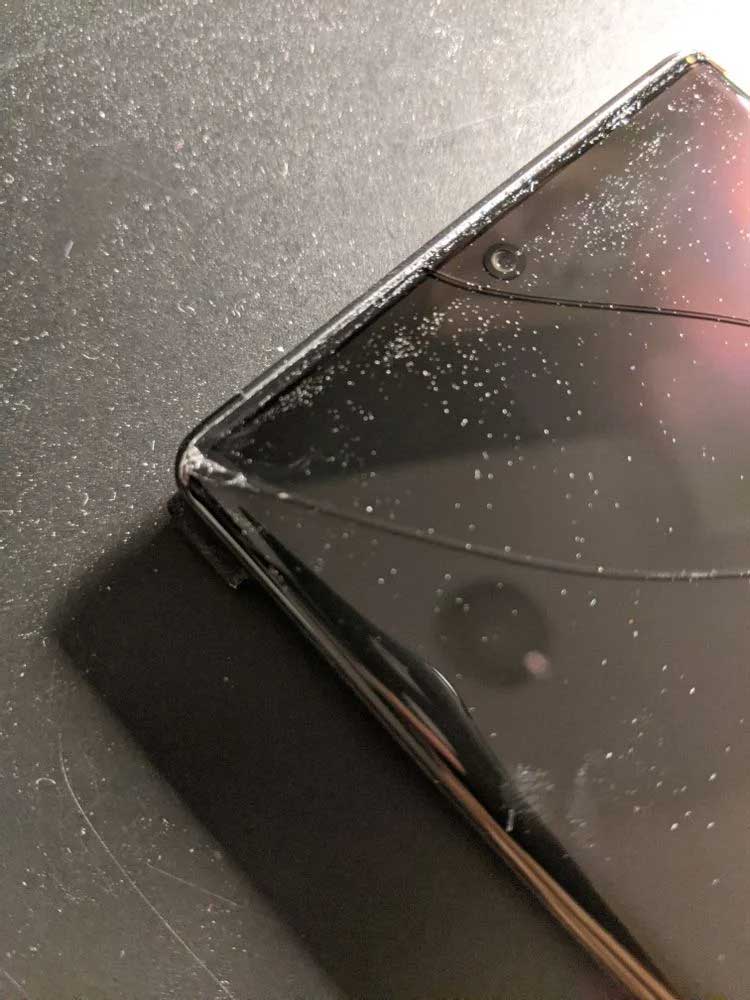 Google Pixel 6 and Pixel 6 Pro Owners Reporting Screen Cracking Issue