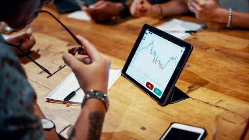 Learning To Trade Cryptocurrencies