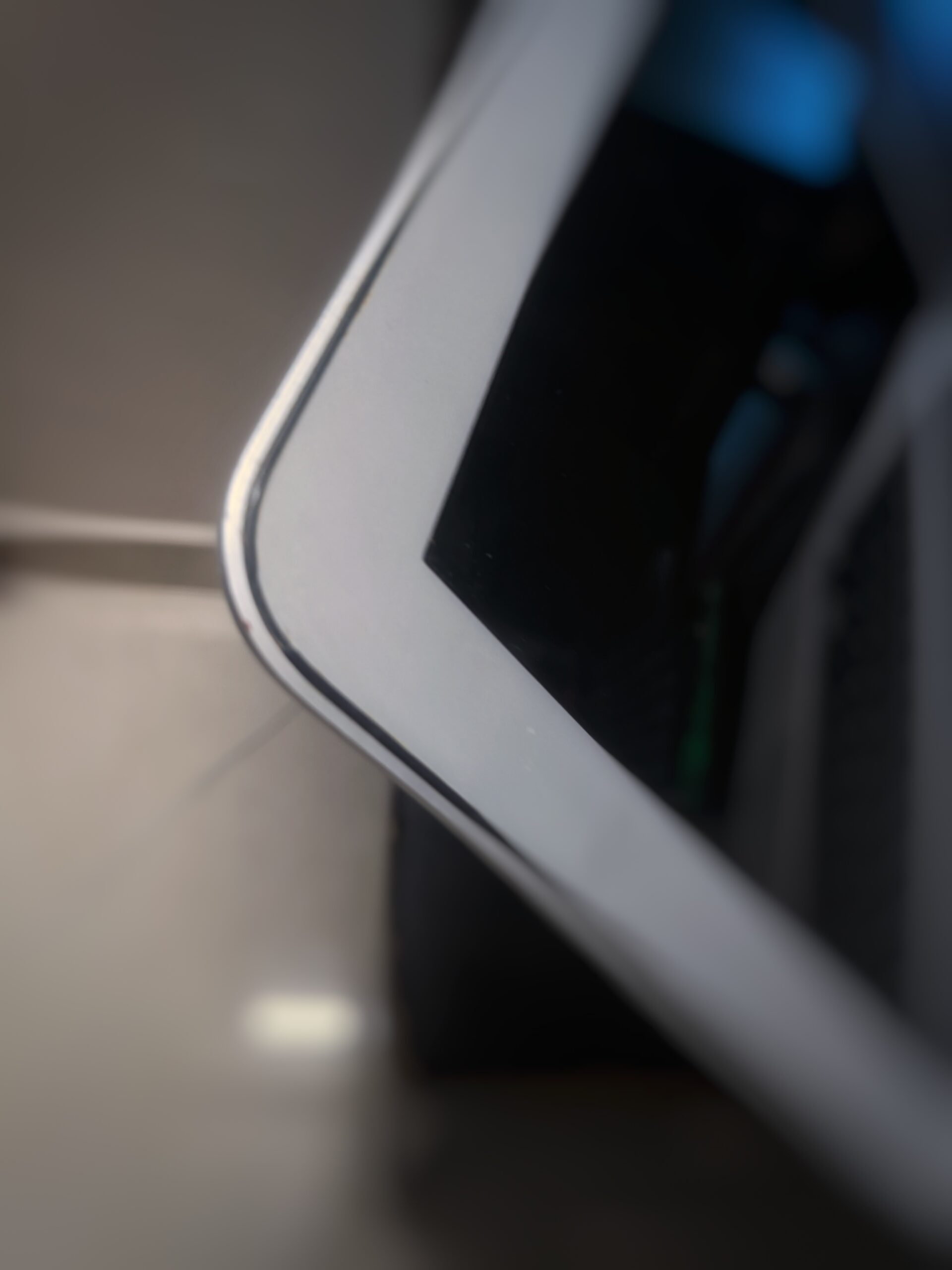 MacBook Air Black Screen Issue How To Fix?