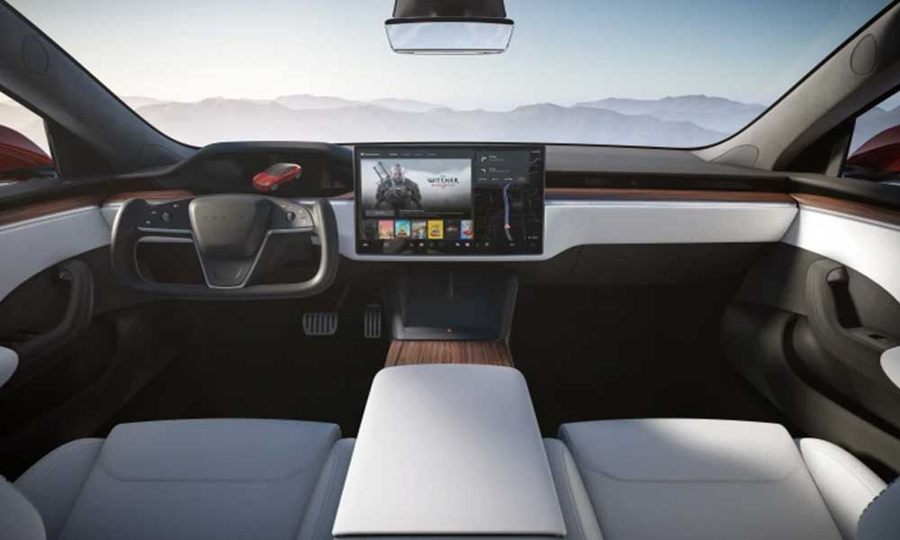 tesla model 3 screen goes black while driving